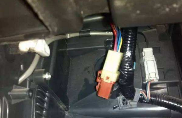 什么是鼓風機電阻器,鼓風機電阻器有哪些作用？